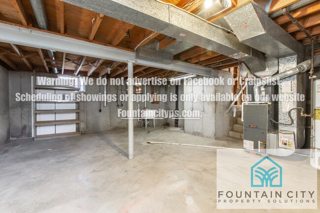 Building Photo - 405 Wilshire Blvd