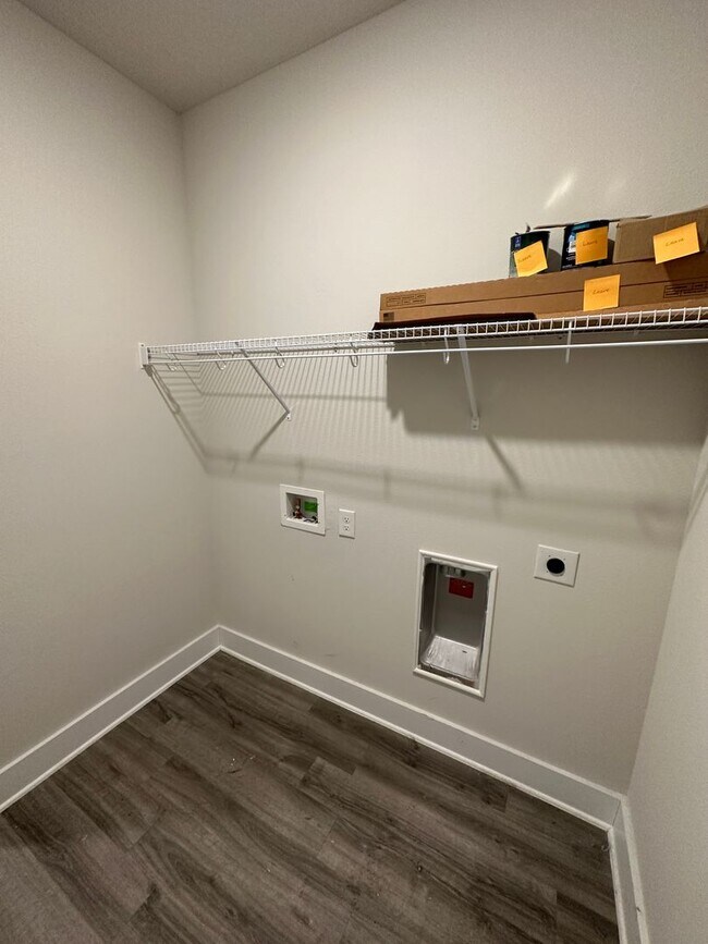 Building Photo - 4 Bedroom 3 Bath Craftsman Style Home off Beulah Rd!