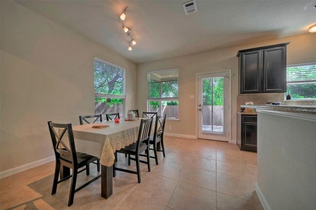 Building Photo - 8724 White Ibis Dr