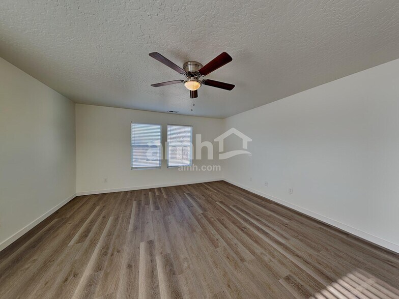 Building Photo - 2543 N Greenville Ave