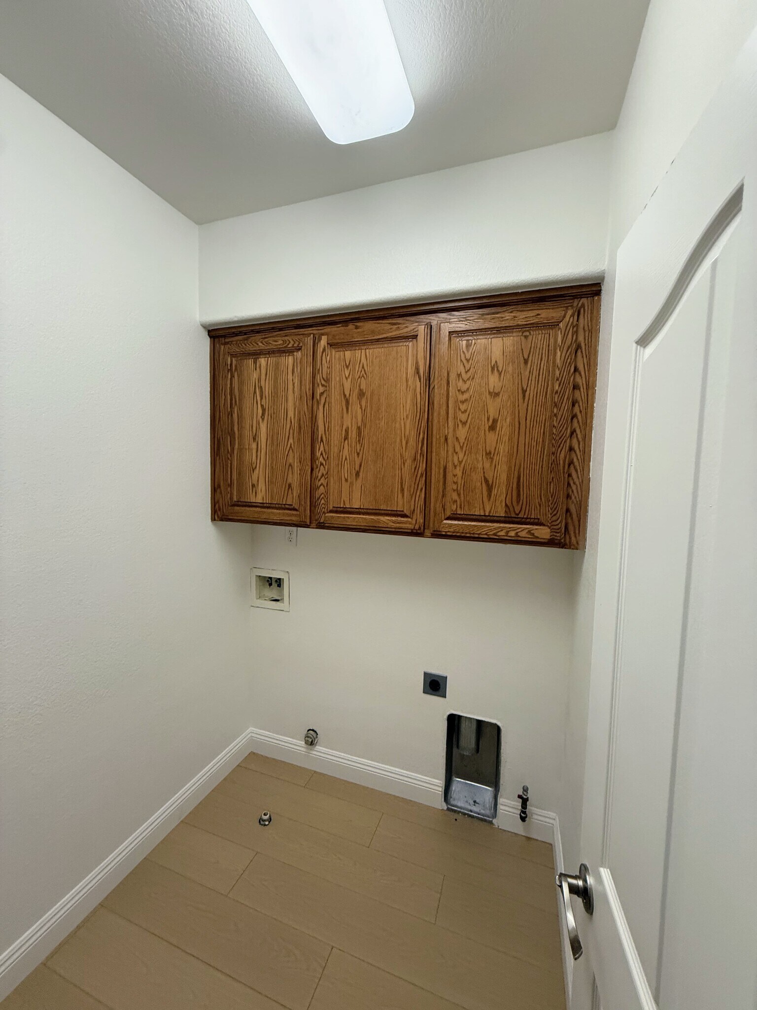 Building Photo - 5424 Knotty Pine Way