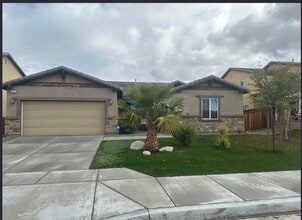 Building Photo - 14245 Tierra Del Sur St