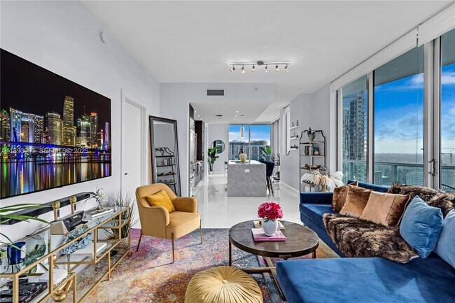 Building Photo - 900 Biscayne Blvd