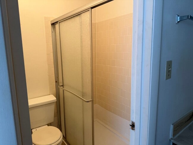 Building Photo - **Move In Special: 1/2 off 2nd month's rent!** Spacious 2bd/2ba home for rent!