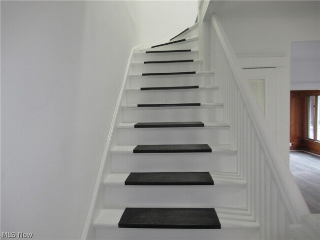 Building Photo - 378 Columbus St