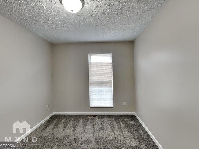 Building Photo - 1998 Grove Way