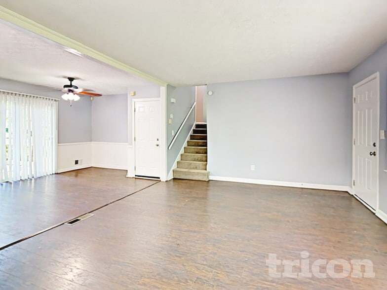 Building Photo - 887 Sheppard Way