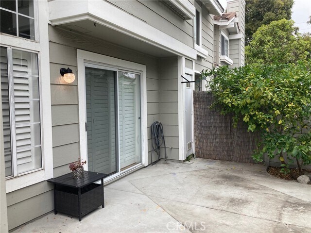 Building Photo - 13516 Apricot St