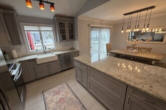 Building Photo - 9 Gibbs Rd