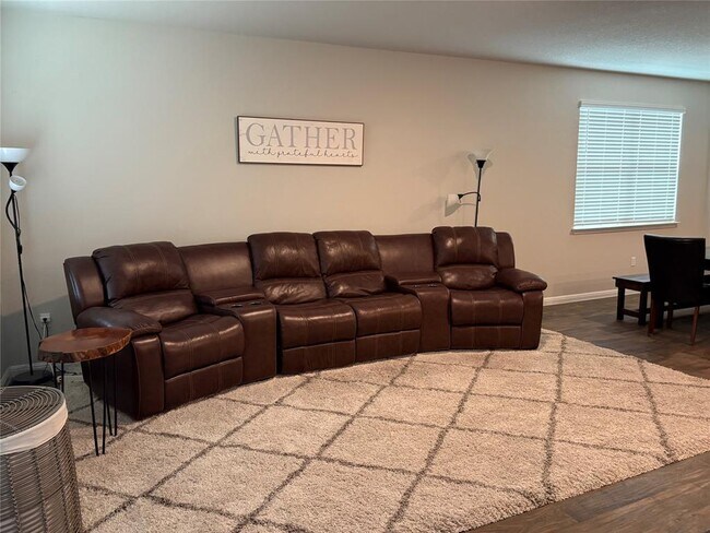 Building Photo - 505 Rainmaker Ln