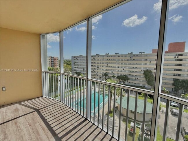 Building Photo - 2 bedroom in North Miami Beach FL 33179
