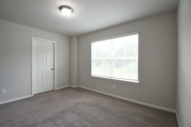 Building Photo - 104 Camelot Pl Ct