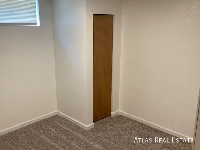 Building Photo - 12 Zenobia St