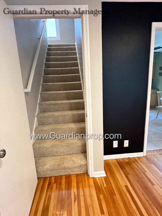 Building Photo - Richfield Single Family Home, Fenced Yard,...