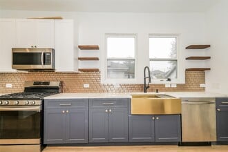 Building Photo - 231 Grace St