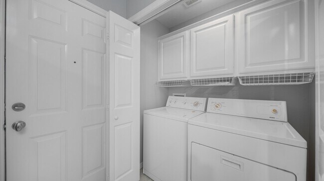 Building Photo - 58 W Sienna Pl