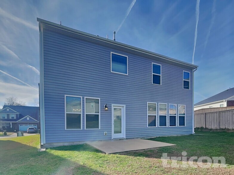 Building Photo - 703 Bench Ln