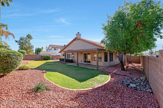 Building Photo - 5616 E Gelding Dr
