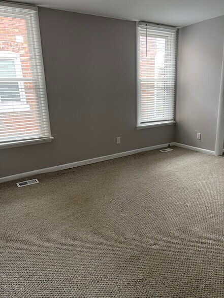 Building Photo - 621 Redgate Ave