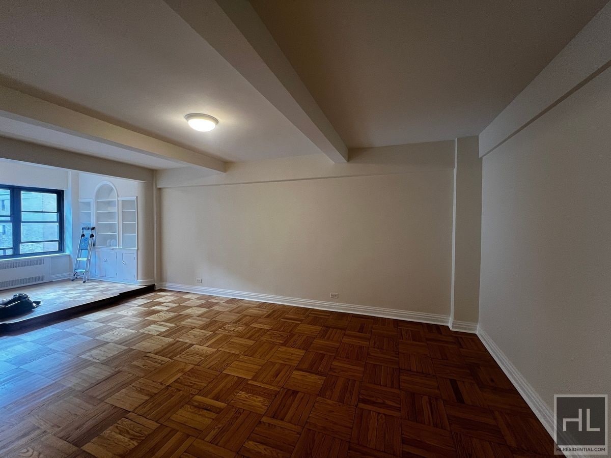 Building Photo - EAST 56 STREET