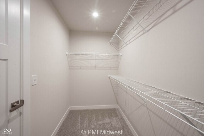Building Photo - 581 Roosevelt St