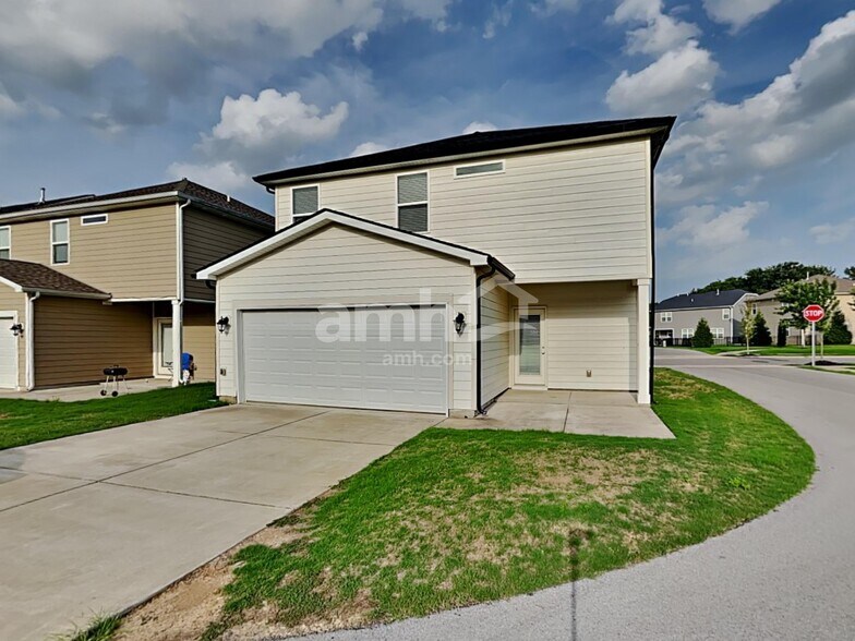 Building Photo - 4996 Chutney Dr
