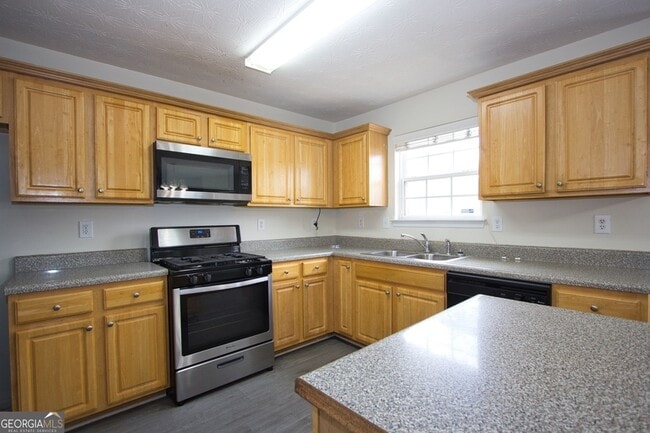 Building Photo - 4333 Beaver Tree St