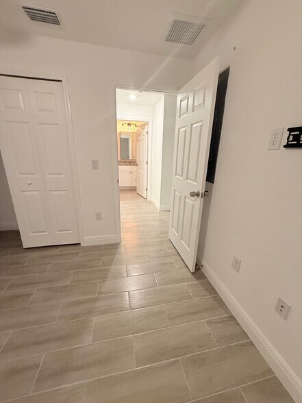 Building Photo - 2156 Edison Ave