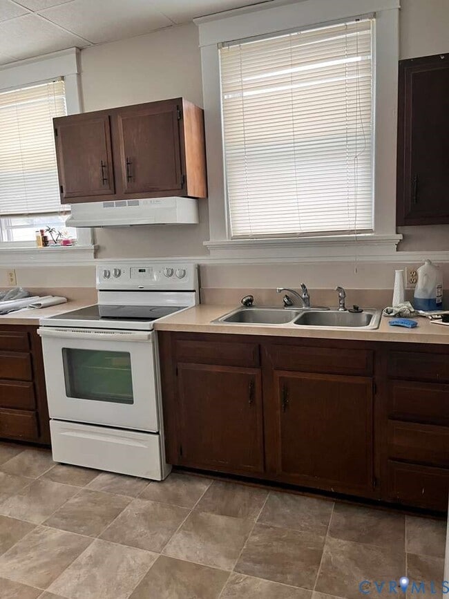 Building Photo - 2702 Seminary Ave