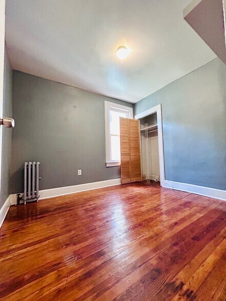 Building Photo - 516 Norwood St