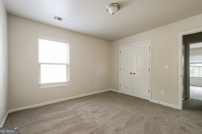 Building Photo - 207 Hollyhock Ln
