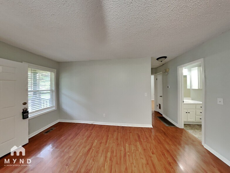 Building Photo - 6717 San Moore Dr