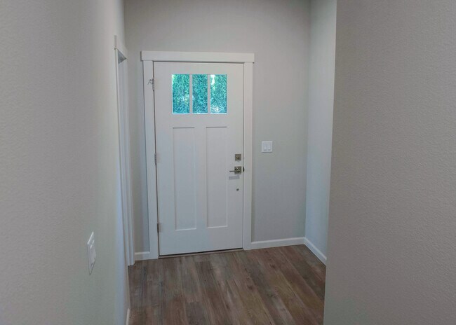 Building Photo - 12003 SE High Creek Rd