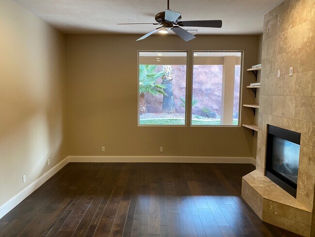Building Photo - 2242 N Gunsight Dr