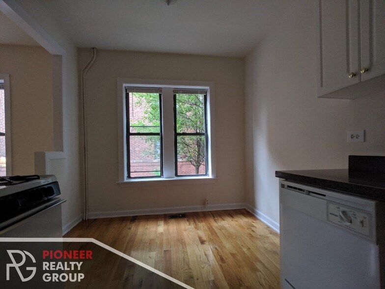 Building Photo - 3832 N Fremont St