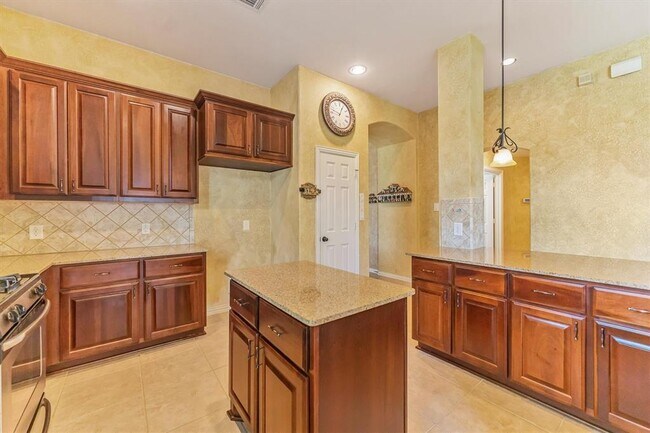 Building Photo - 18419 Willow Oak Bend Dr