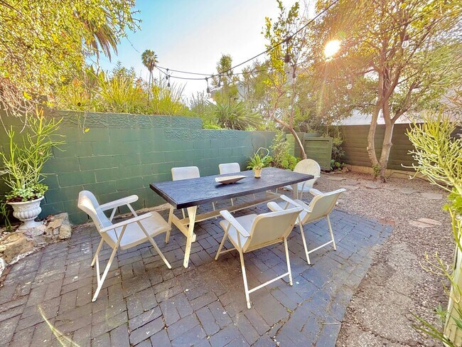 Building Photo - Hillside Los Feliz Cottage w/ Yard, Parking *ALL UTILITIES INCLUDED*