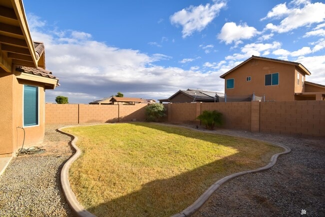 Building Photo - 2523 S 41st Ave