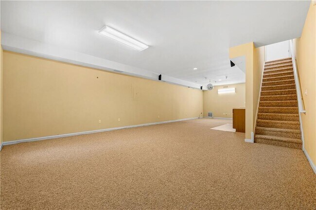 Building Photo - 2113 Worrall Hill Dr