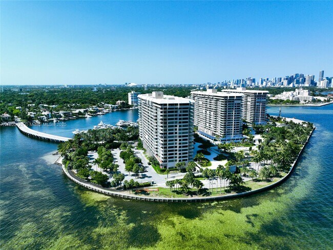 Primary Photo - 1 Grove Isle Dr