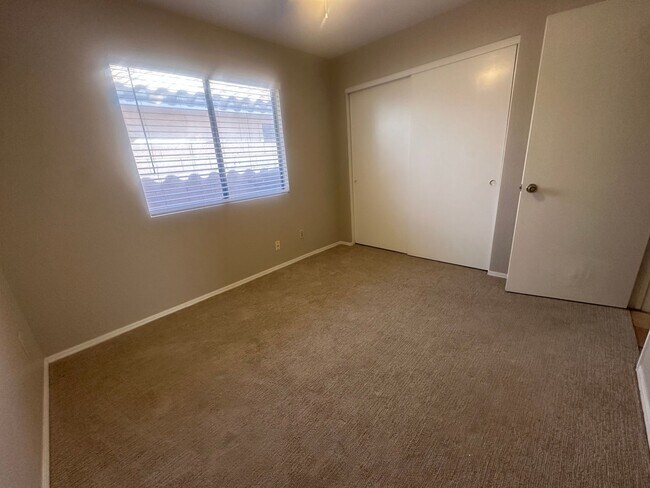 Building Photo - Charming 3 bedroom, 2 bath single story home with 2 car garage in Chandler