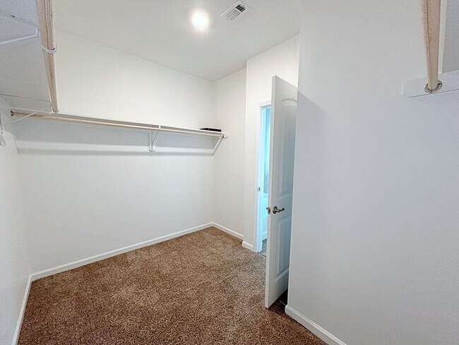Building Photo - 13968 Malbec Ave