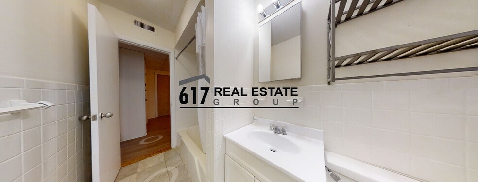 Building Photo - 1131 Commonwealth Ave