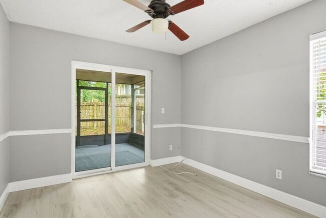 Building Photo - Single Family Home in Lake St George