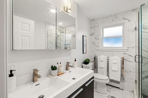 Building Photo - 94 Colborne Rd