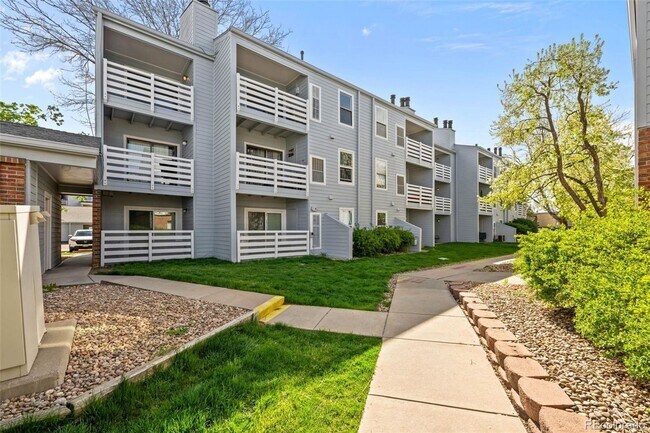 Building Photo - Metro Denver Condo with all the amenities