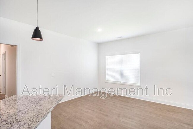 Building Photo - 2141 Houston Lake Rd