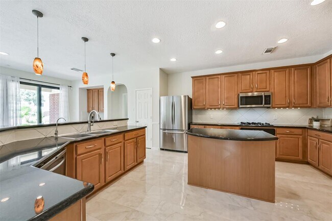 Building Photo - 11502 Bay Ledge Dr