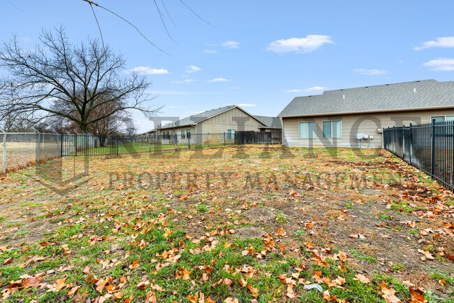 Building Photo - 3411 E Aster St