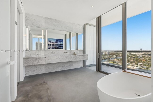 Building Photo - 2000 S Ocean Dr